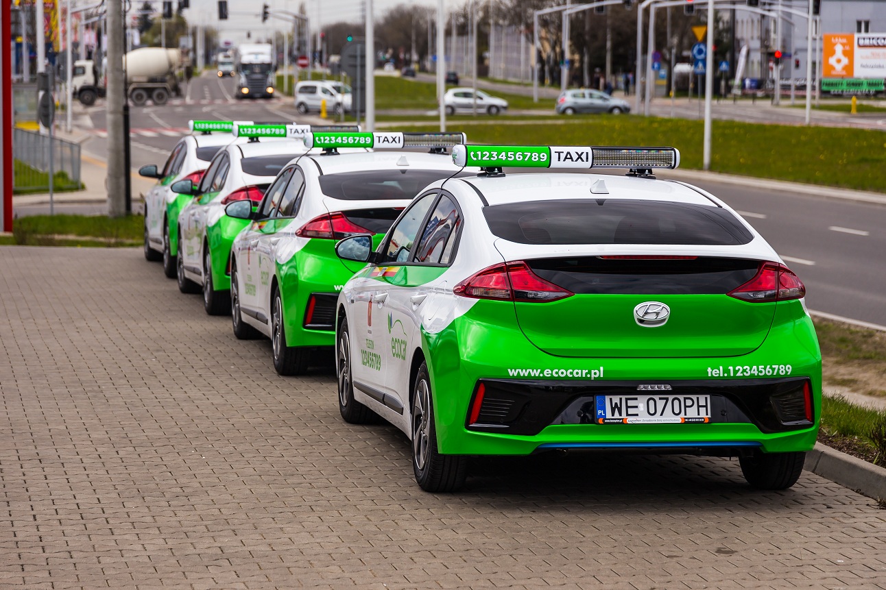 EcoCar powiększa flotę aut hybrydowych i wprowadza na